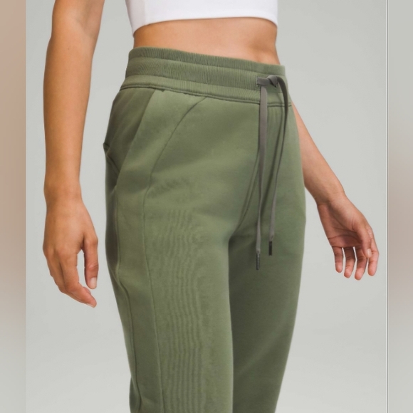 Lululemon Scuba High-Rise Jogger *Fleece - Picture 3 of 4